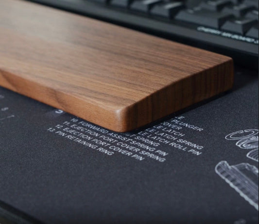 Repose-poignets bois noyer avec clavier mécanique, confort longue durée gaming